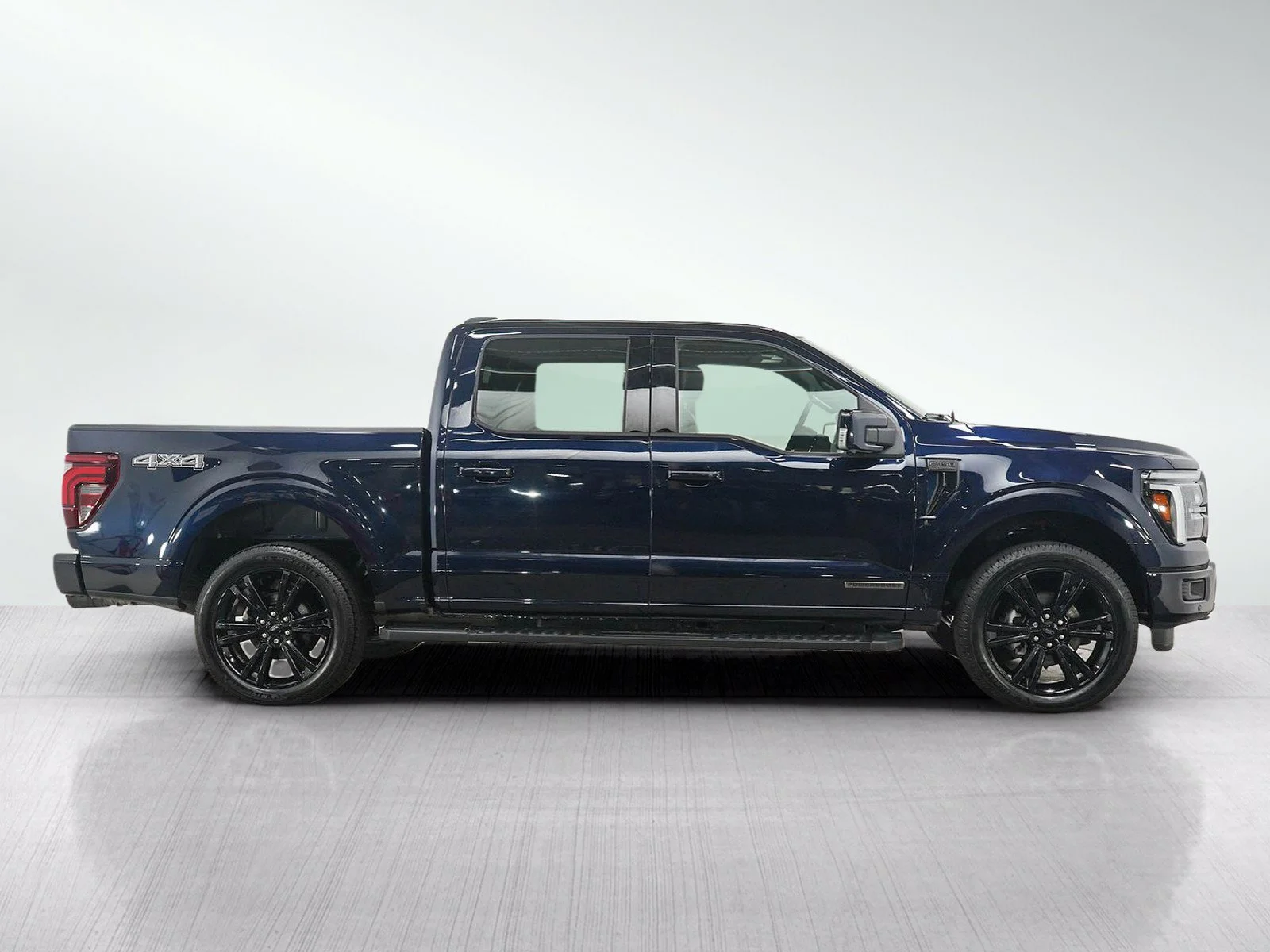 Used 2025 Atlas Blue Metallic Ford LARIAT image 6