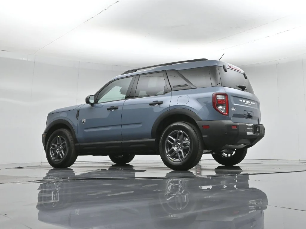 New 2026 Azure Gray Metallic Tri-Coat Ford Big Bend image 3