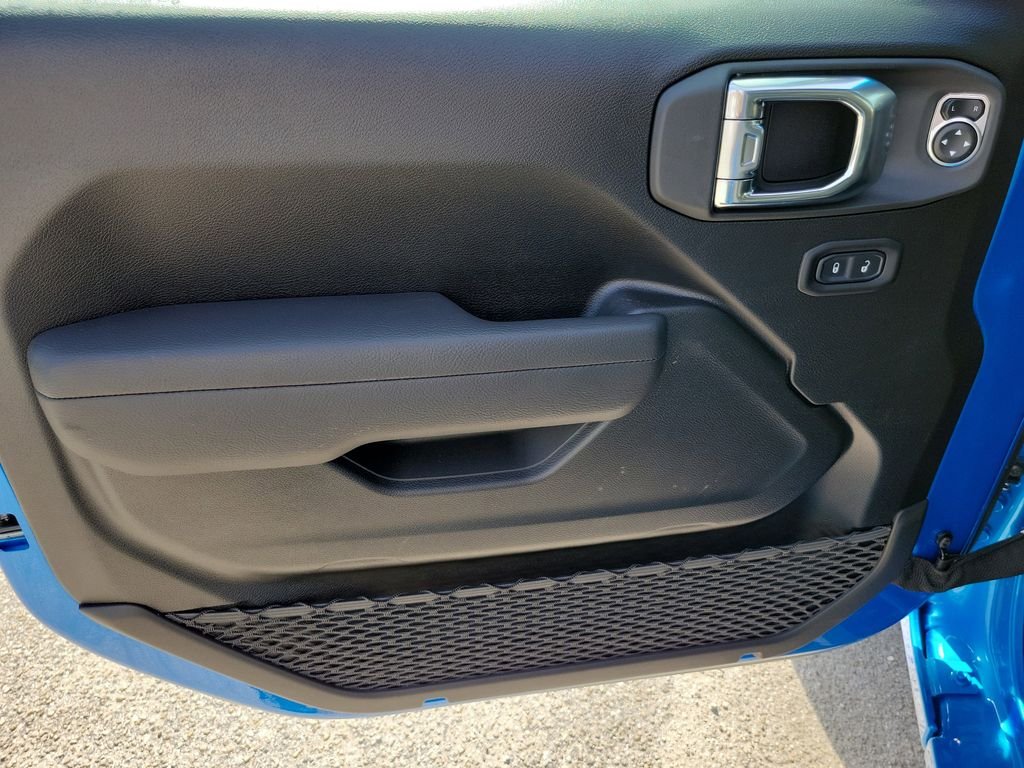 New 2026 Hydro Blue Pearl-Coat Exterior Paint Jeep Sport S image 7