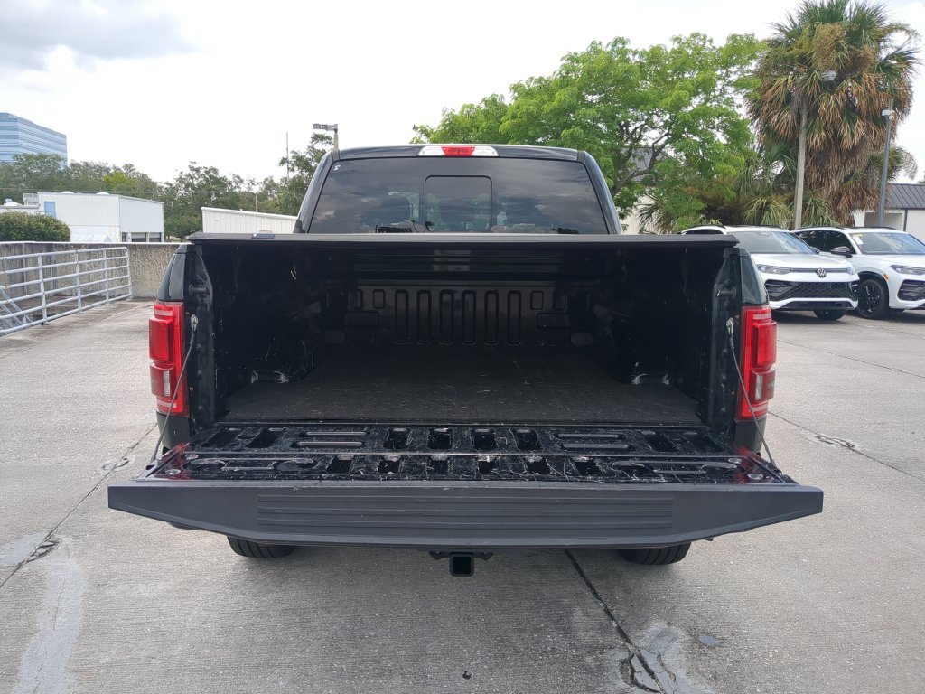 Used 2017 Black Ford XLT image 9