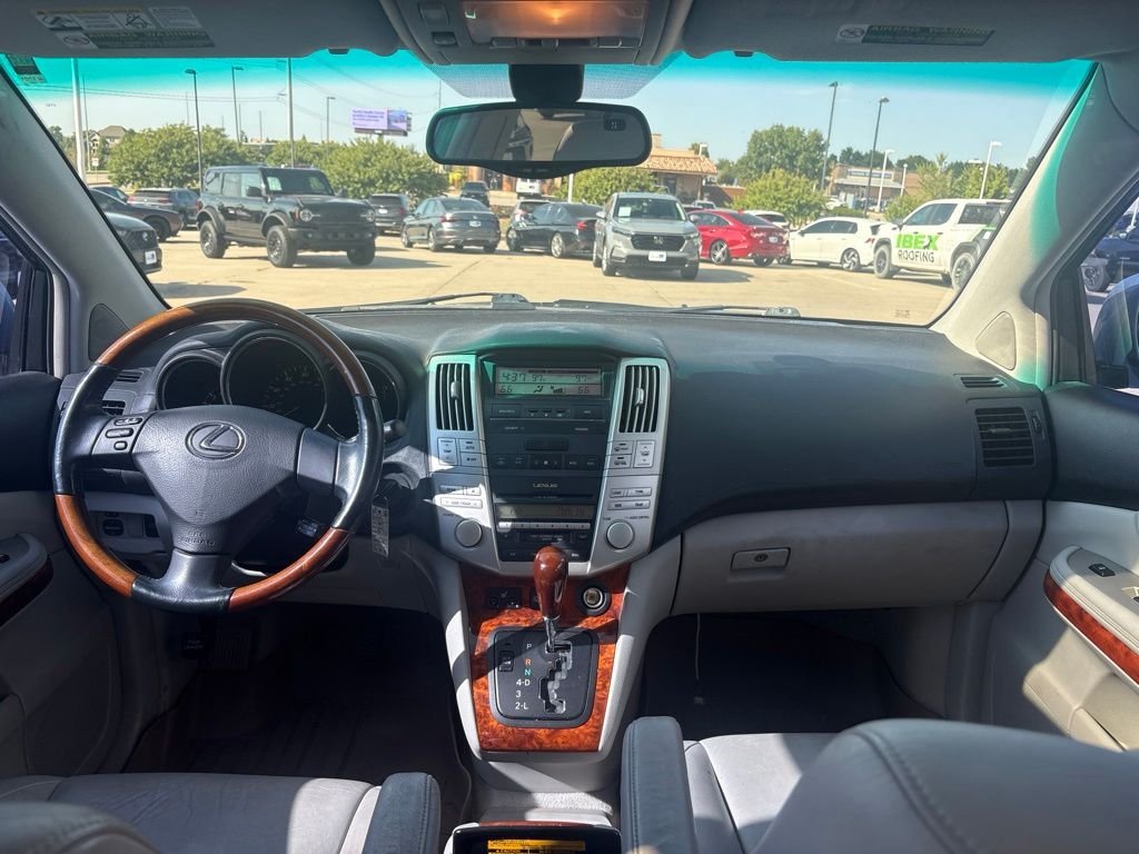 Used 2004 Blue Lexus 330 image 33