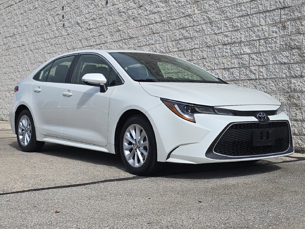Certified Used 2020 White Toyota XLE image 14