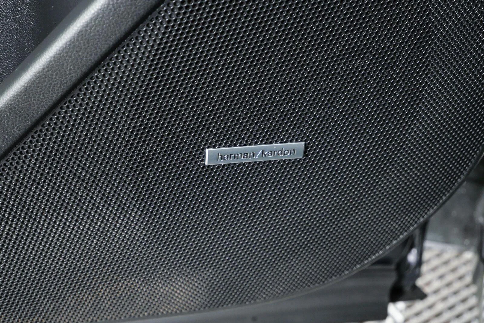 Used 2020 Magnetite Gray Metallic Subaru Sport image 7