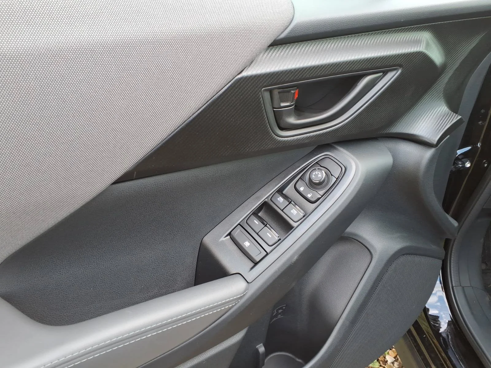 New 2027 CRYSTAL BLACK SILICA Subaru Premium image 9