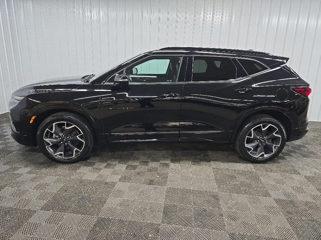 Used 2022 Black Chevrolet RS image 5