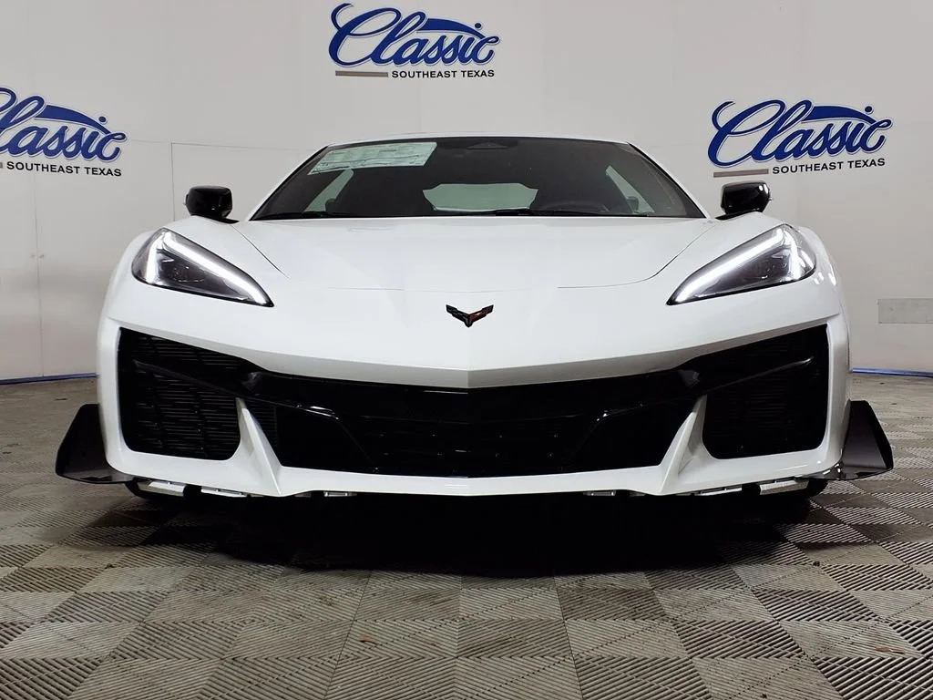 New 2026 Arctic White Chevrolet 1LZ image 3