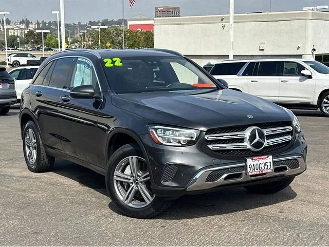 2022 Mercedes-Benz GLC GLC 300's photo