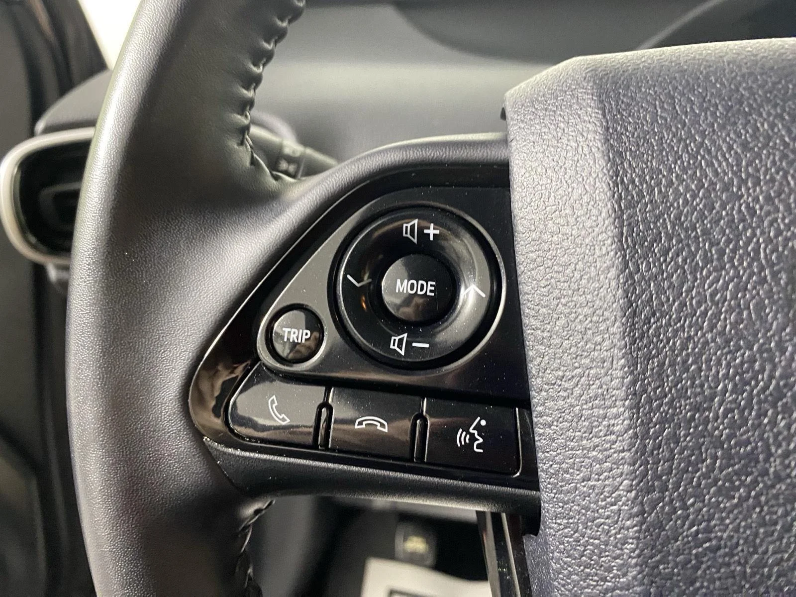 Used 2022 Magnetic Gray Metallic Toyota XLE AWD-e image 17