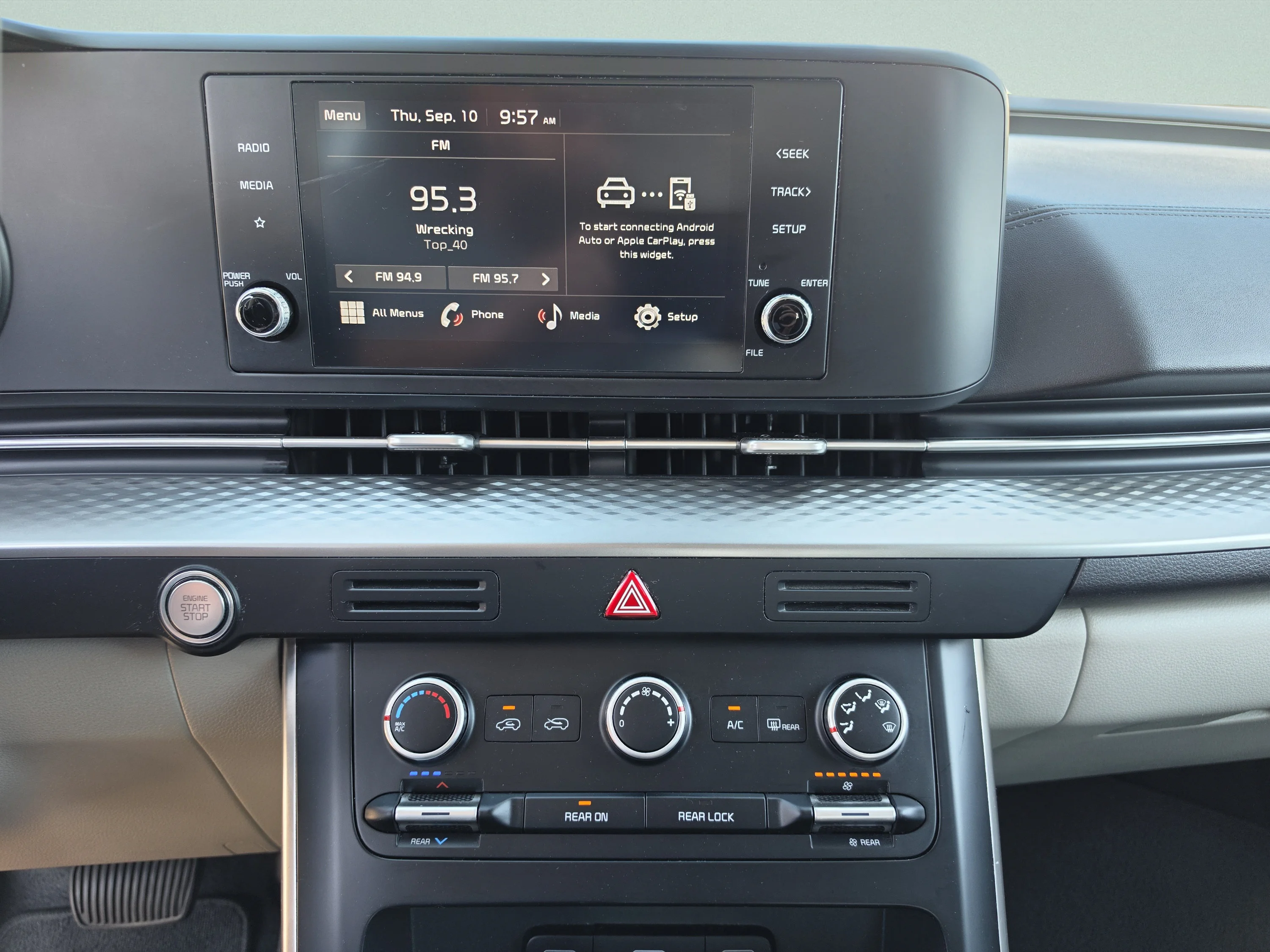 Used 2023 Silky Silver Kia LX image 26