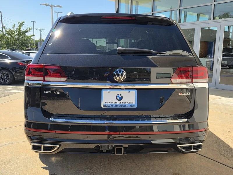 Used 2022 Deep Black Pearl Volkswagen 3.6L V6 SEL R-LINE 4MOTION image 4