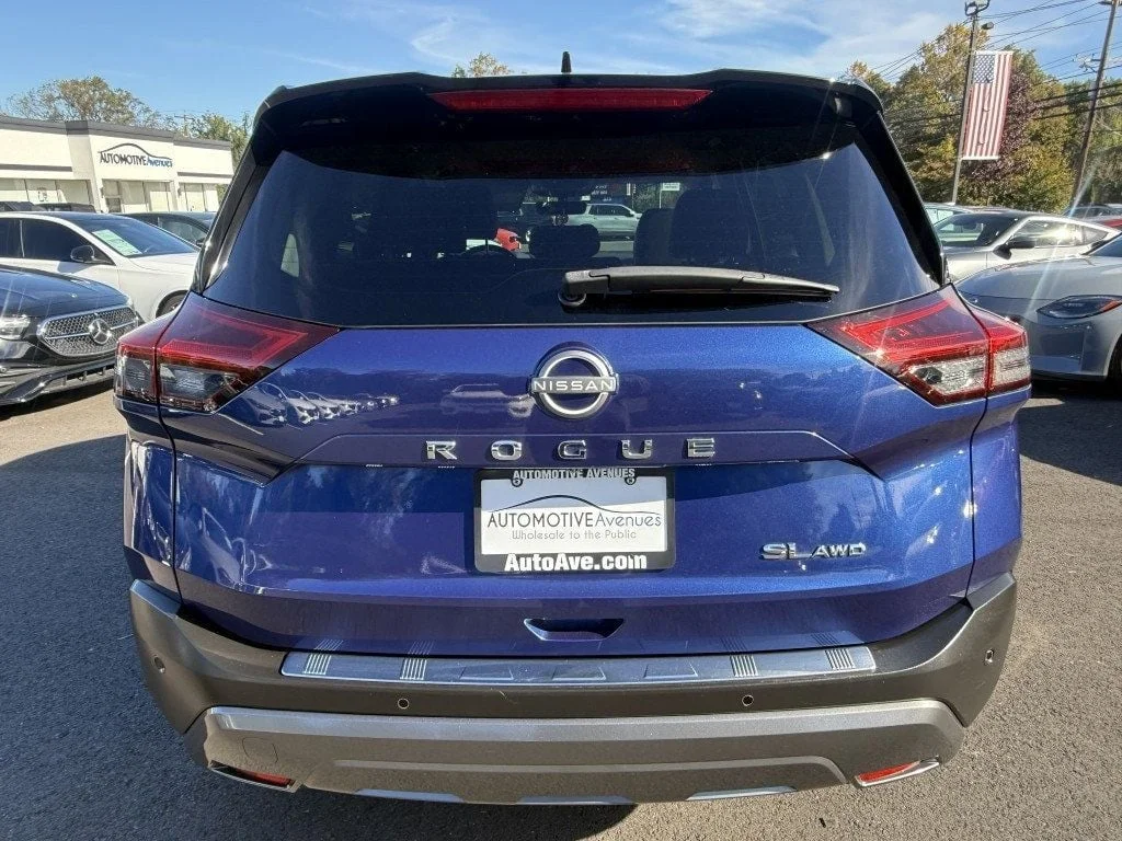Used 2023 Caspian Blue Metallic Nissan AWD SL image 5