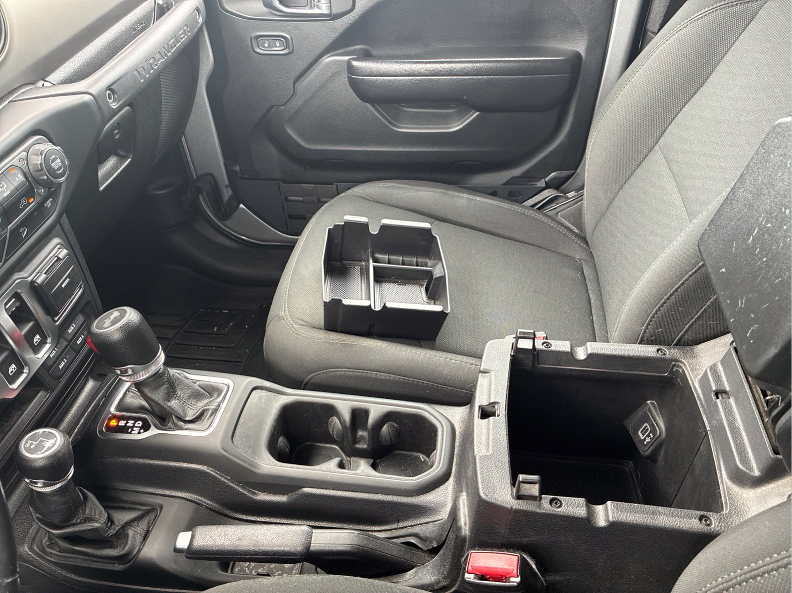 Used 2021 Silver Jeep Sport S image 32