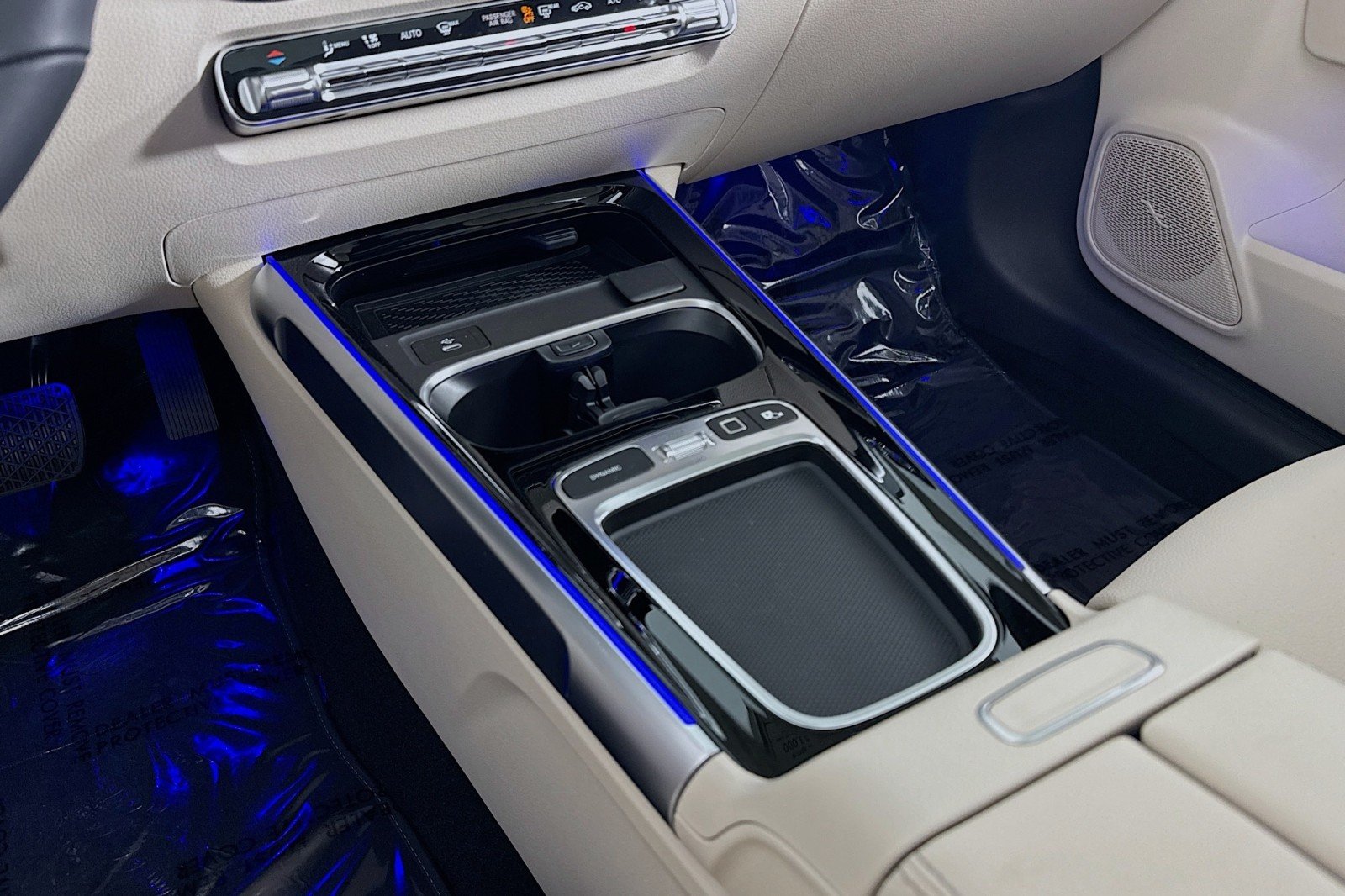 New 2026 Polar White Mercedes-Benz GLB 250 4MATIC® SUV image 5