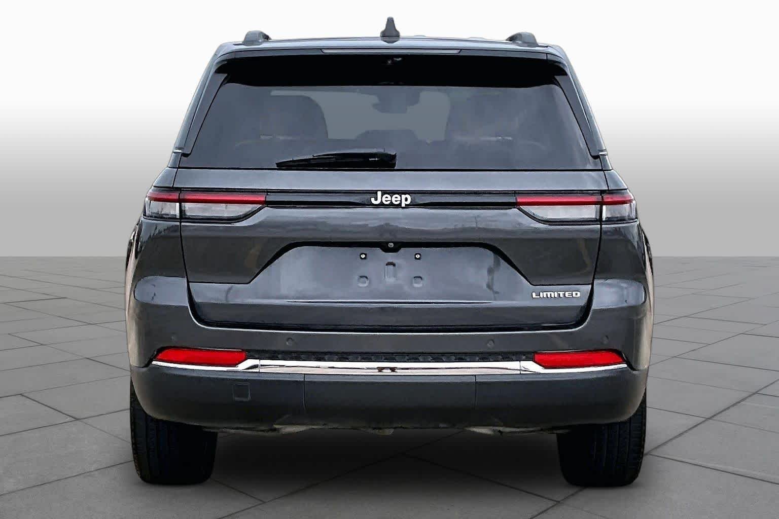 Used 2024 Baltic Gray Metallic Clearcoat Jeep Limited image 5