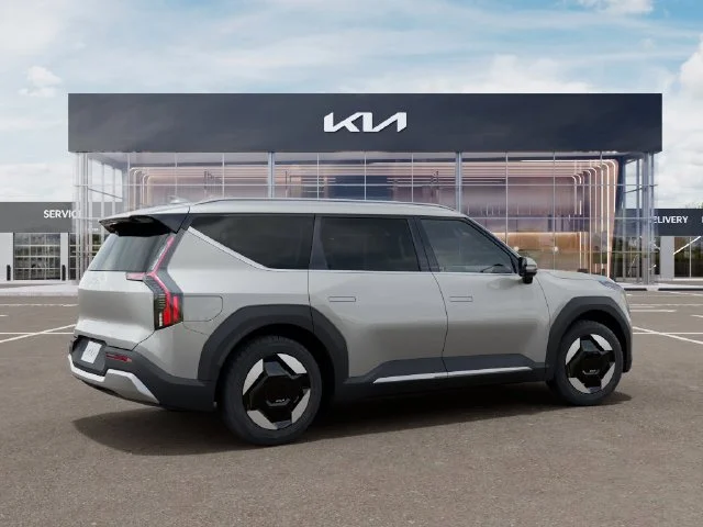New 2026 Ivory Silver Kia Wind AWD image 6