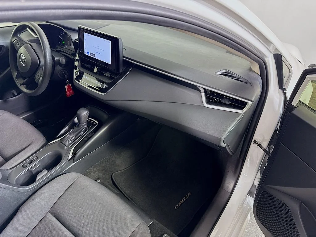 Used 2024 Wind Chill Pearl Toyota Hybrid LE image 25