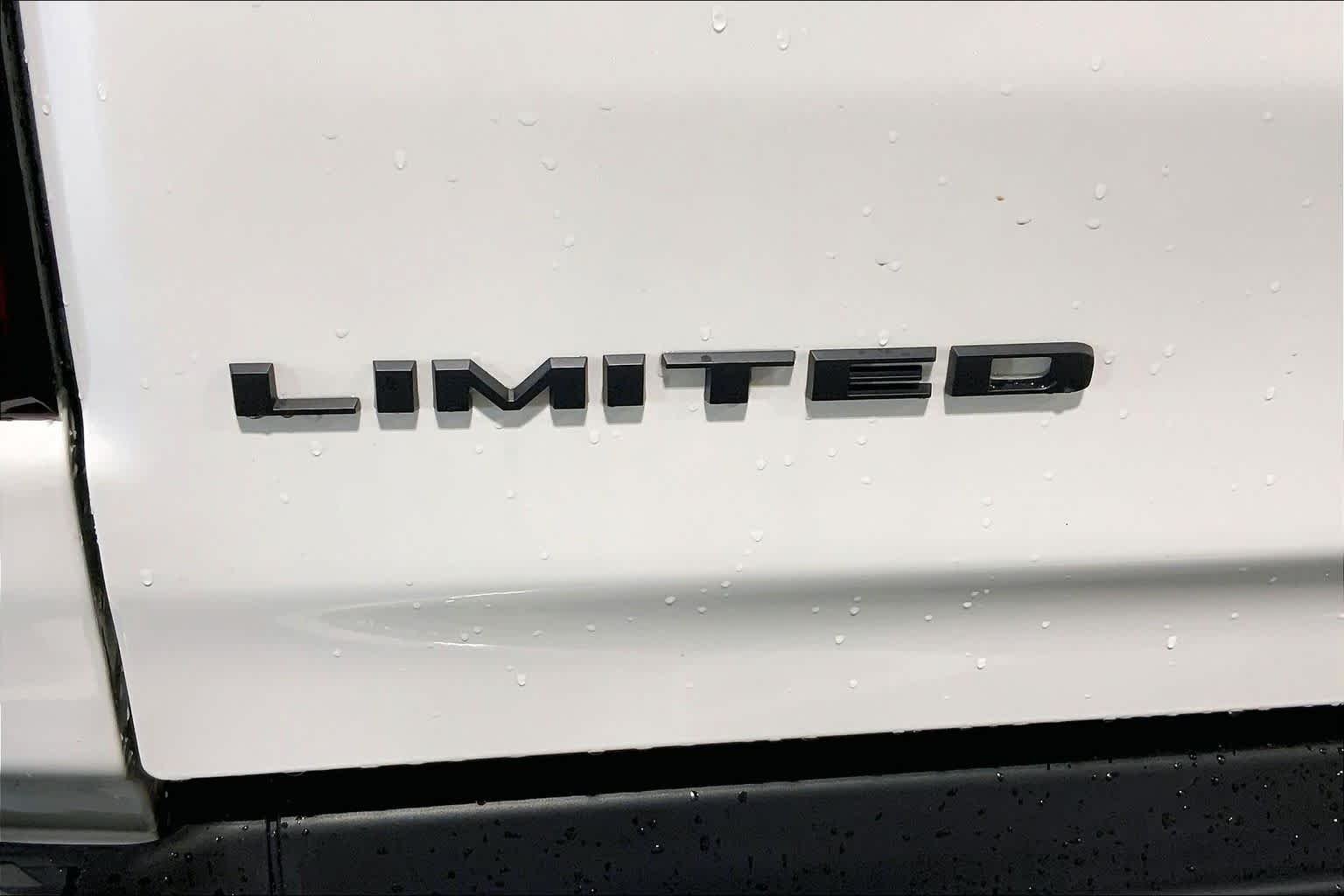 Used 2023 Ivory White Tri-Coat Pearlcoat Ram Limited image 20