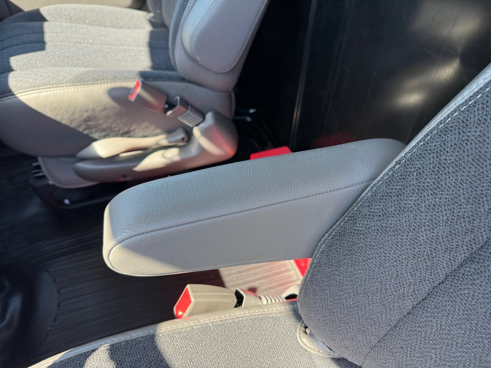 Used 2025 Summit White Chevrolet Work Van image 14