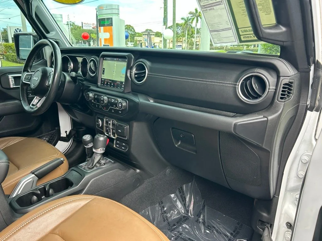 Used 2022 Bright White Clearcoat Jeep Overland image 40