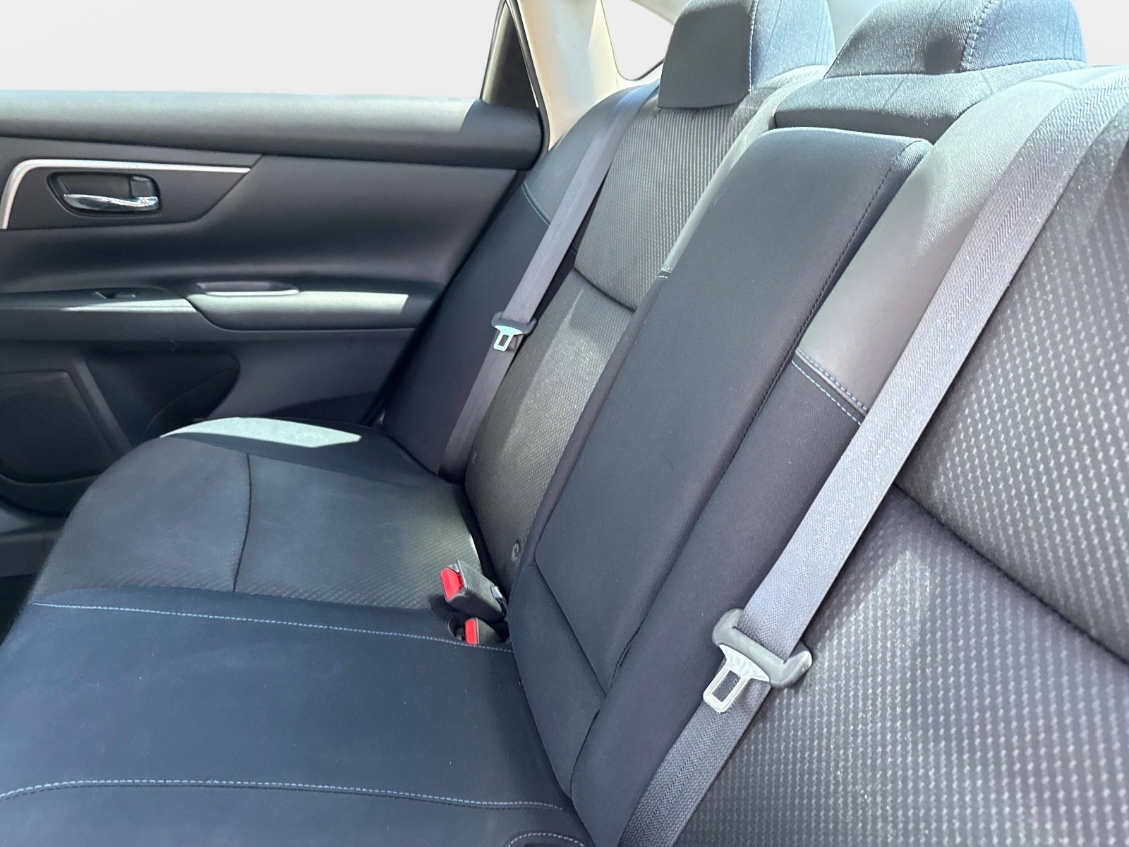 Used 2018 Pearl White Nissan 2.5 SR image 11