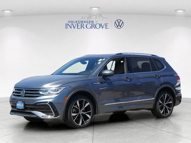 Used 2023 Gray Volkswagen 2.0T SEL R-Line image 3