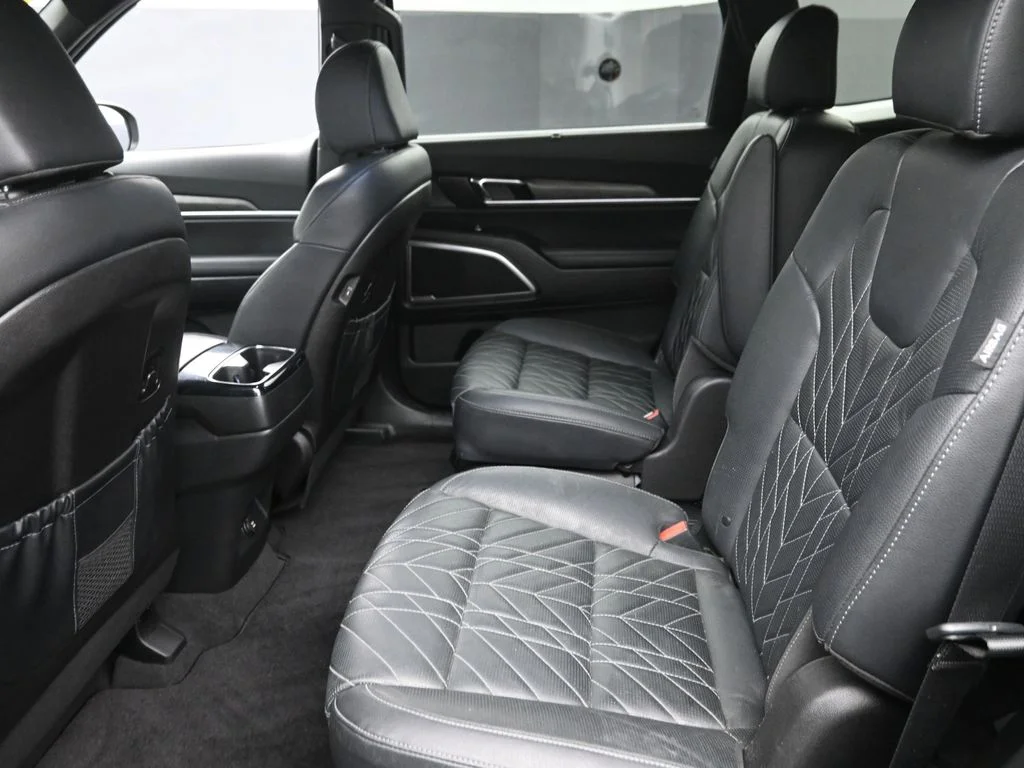 Used 2024 Black Kia EX X-Line image 14