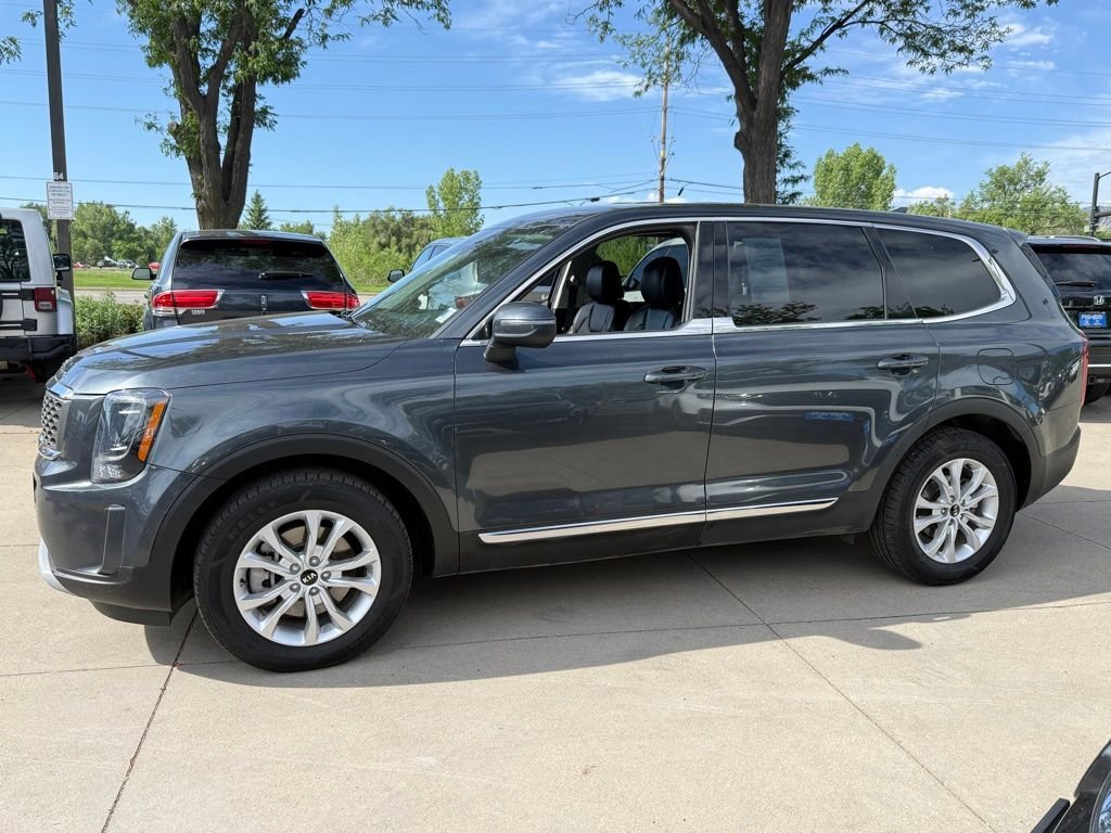 Used 2020 Grey Kia LX image 7