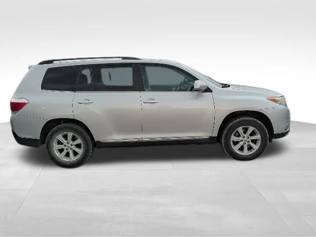 Used 2012 Silver Toyota SE image 4