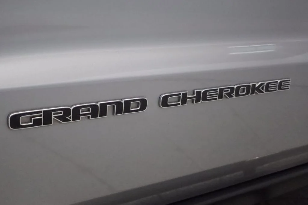 Certified Used 2020 Silver Jeep Limited image 8