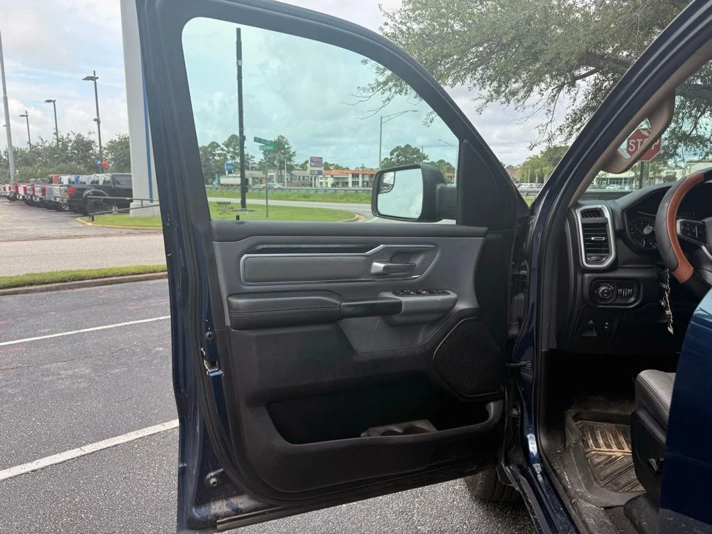 Used 2019 Blue Ram Big Horn/Lone Star image 15