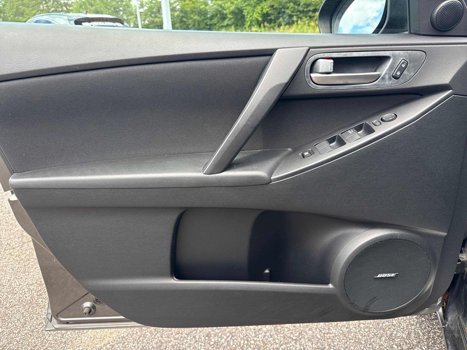 Used 2010 Graphite Mica Mazda i Touring image 10
