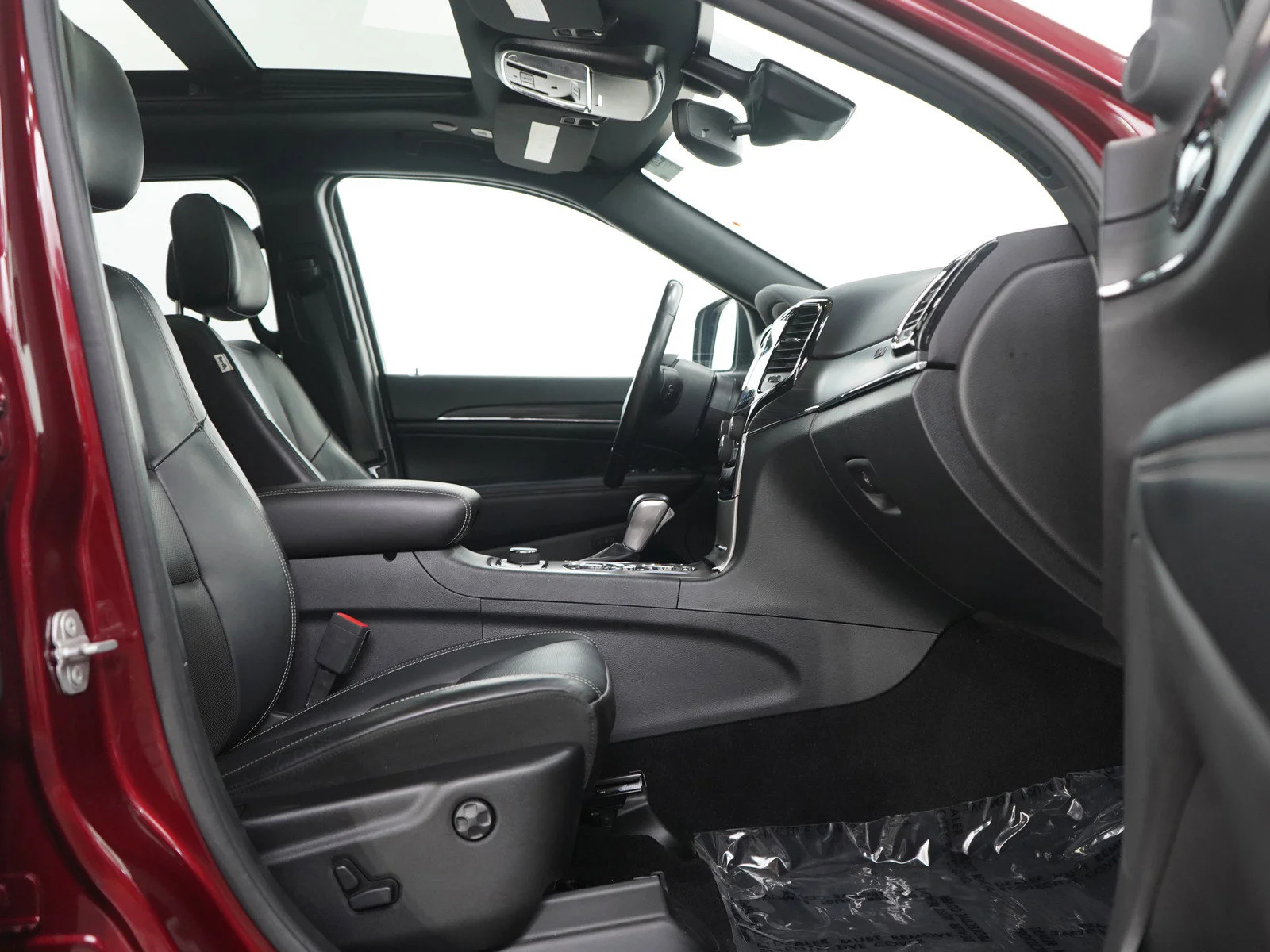 Used 2021 Velvet Red Pearlcoat Jeep Limited image 12