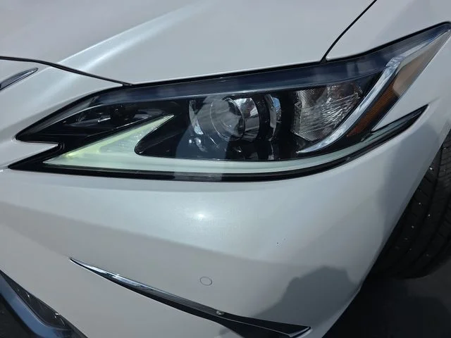 Used 2019 White Pearl Lexus 350 Luxury image 32