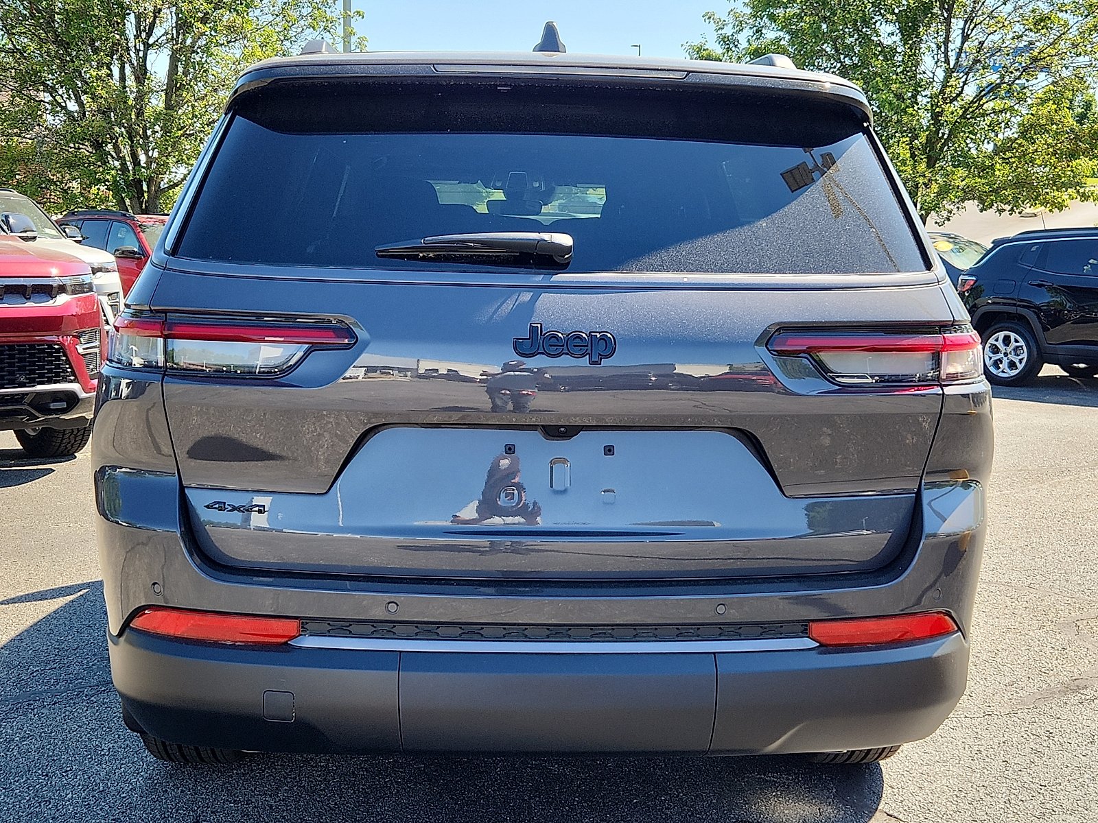 New 2026 Baltic Gray Metallic Clear-Coat Exterior Paint Jeep Altitude 4x4 image 5