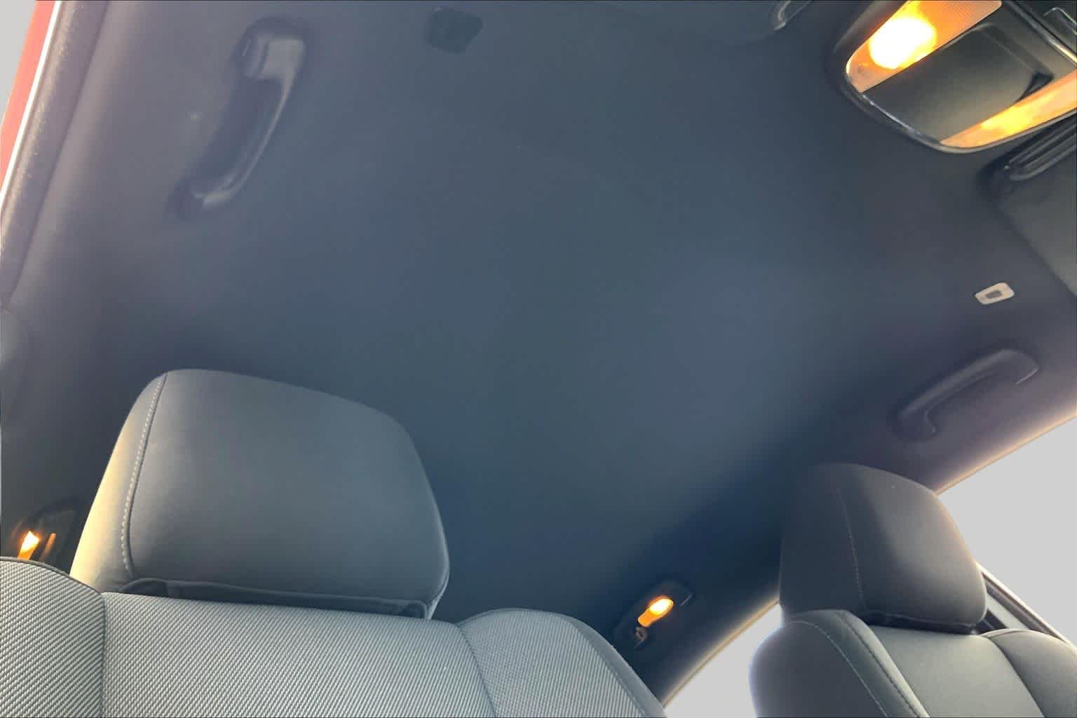 Used 2019 Octane Red Pearlcoat Dodge SXT image 14