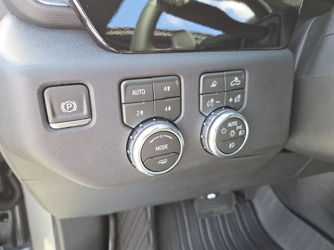 2026 GMC Sierra 1500 SLT - Photo 6