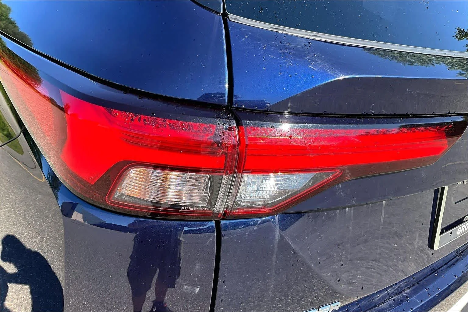 Used 2025 Cosmic Blue Metallic Mitsubishi SE image 28