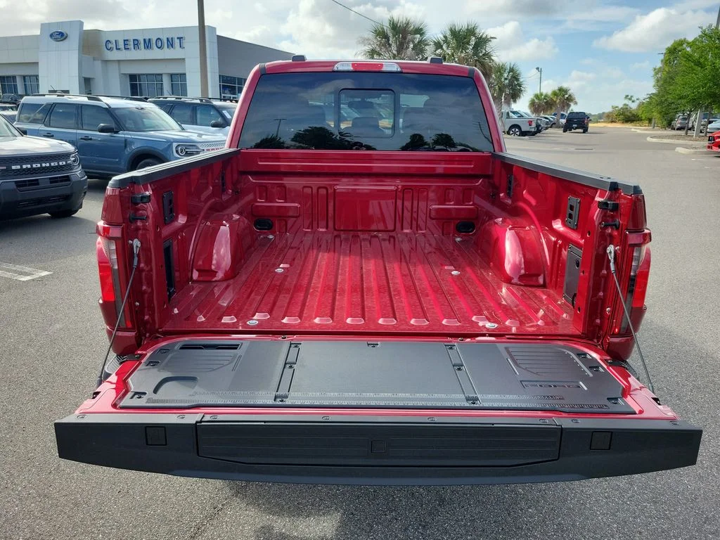 New 2026 Ruby Red Metallic Tinted Clearcoat Ford XLT image 9