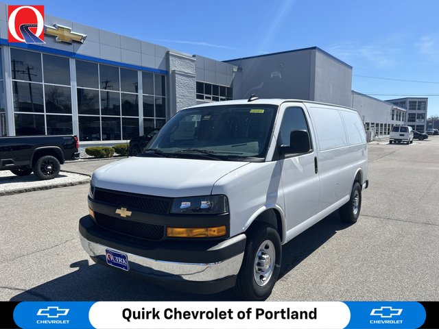 2025 Chevrolet Express Cargo WT