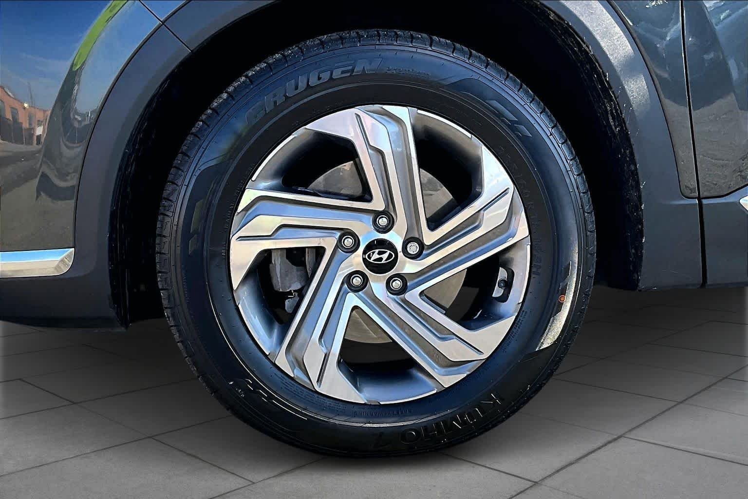 Used 2023 Portofino Gray Hyundai SEL image 11