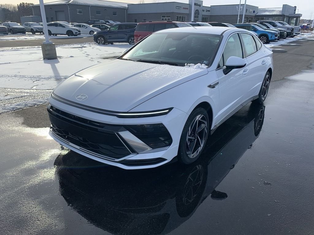 New 2026 White Hyundai SEL Sport image 4