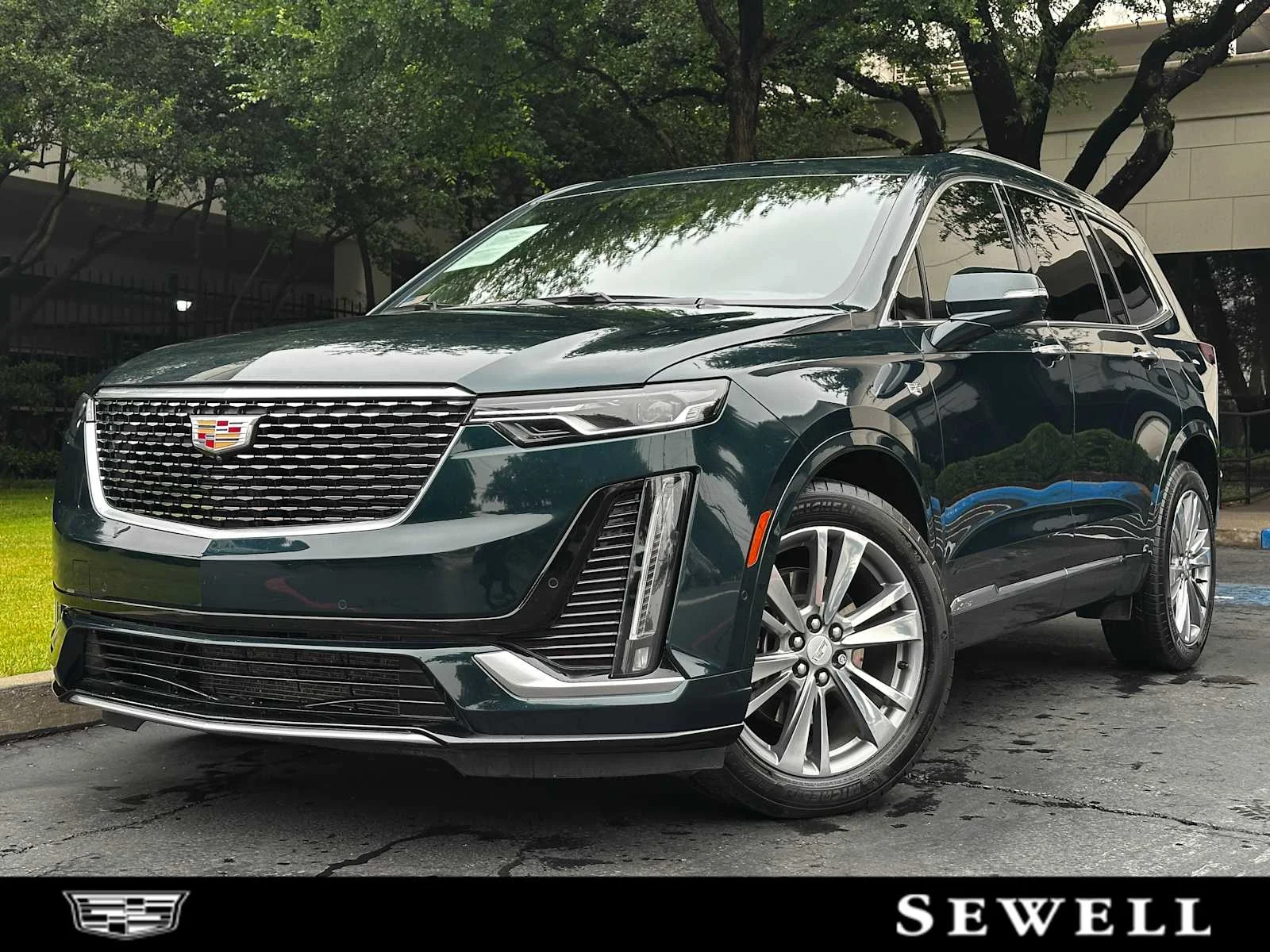 2025 Cadillac XT6 Premium Luxury Auto's photo