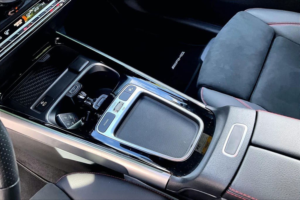 Used 2025 White Mercedes-Benz GLB 35 AMG® image 17