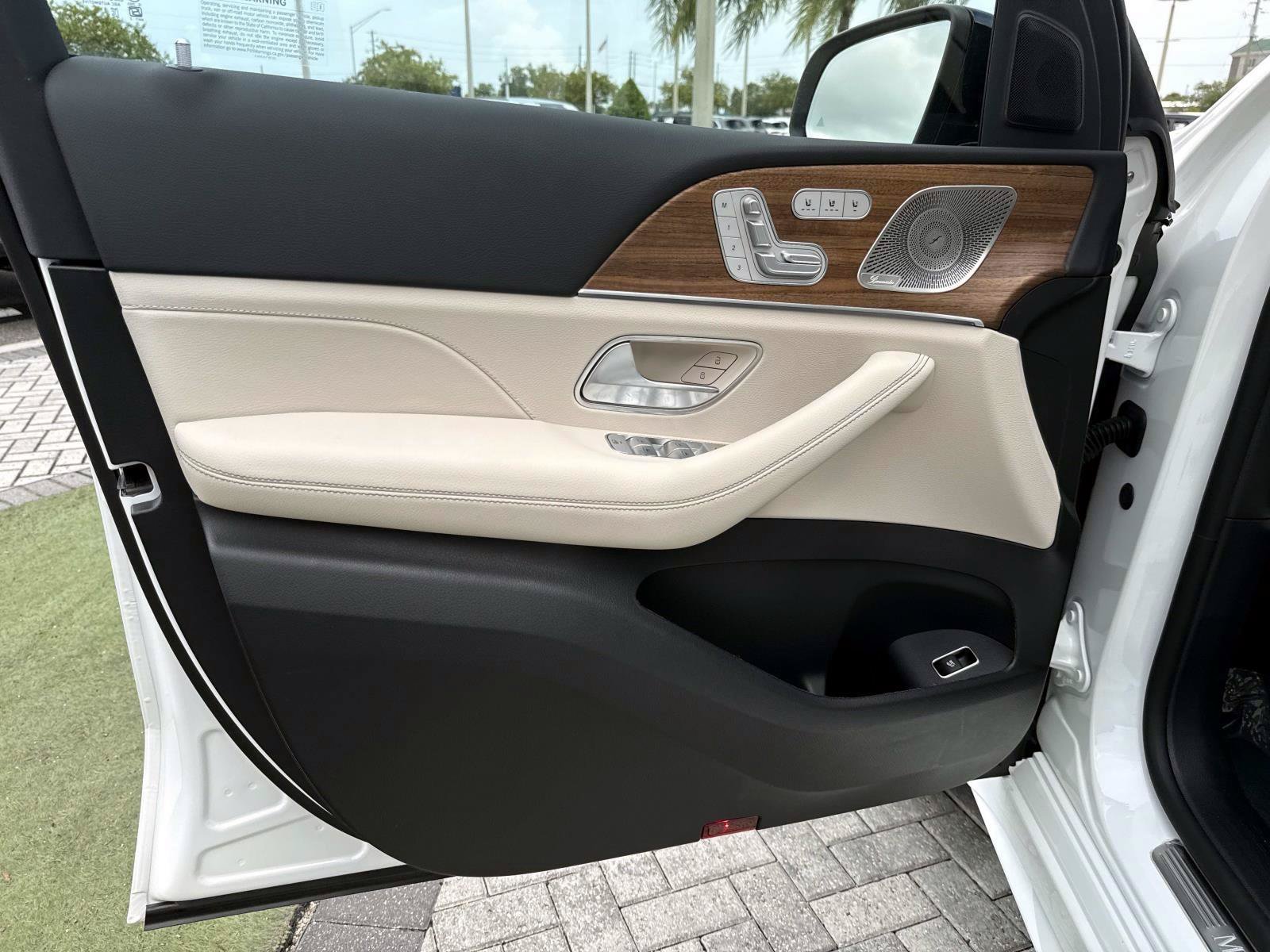 New 2026 Polar White Mercedes-Benz 350 4MATIC® SUV image 17