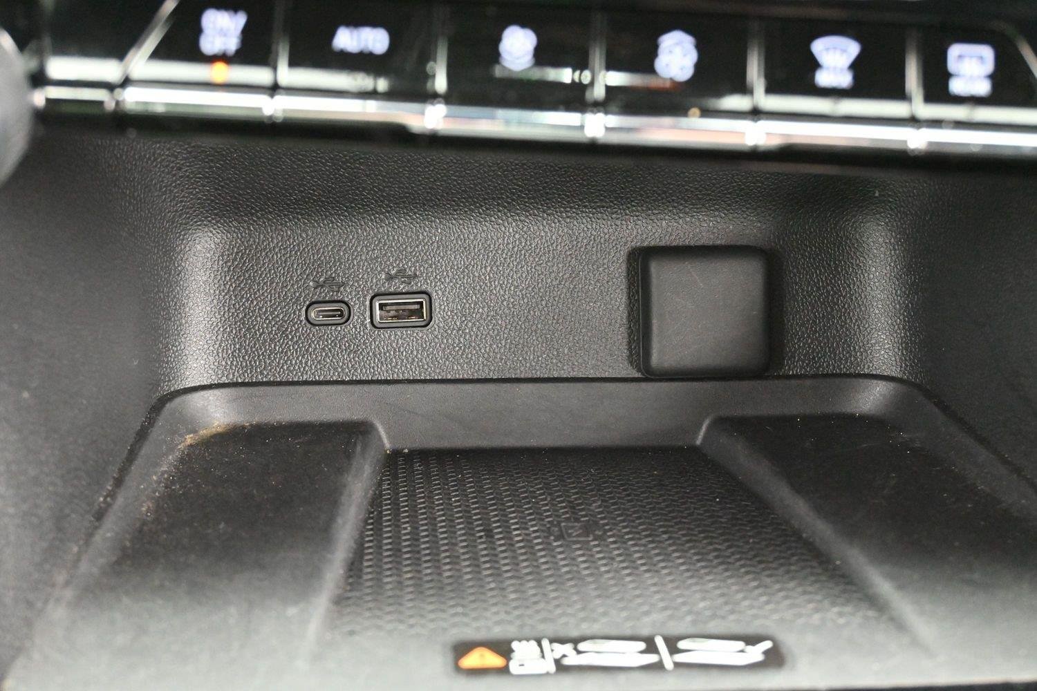 Used 2025 Iridescent Pearl Tricoat Chevrolet FWD High Country image 26
