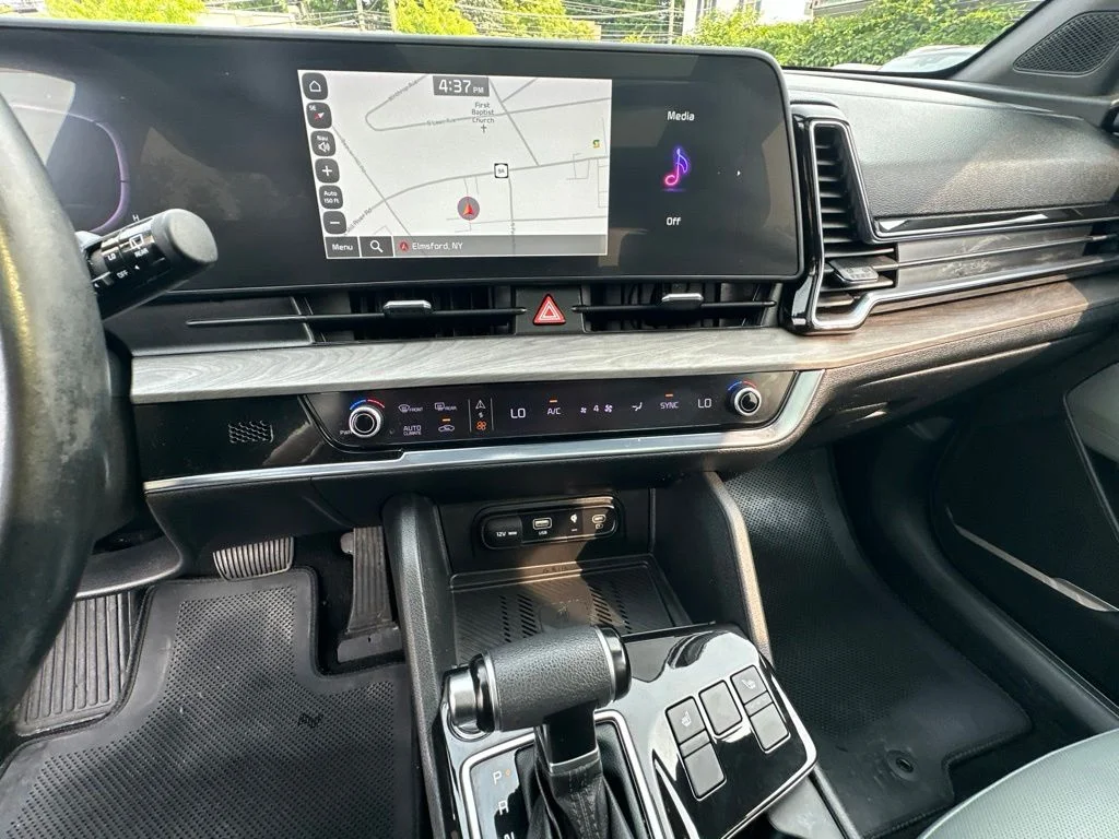 Used 2023 Black Kia X-Line image 16