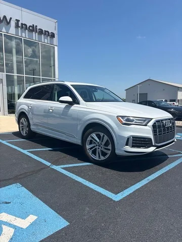 2023 Audi Q7 45 Premium Plus