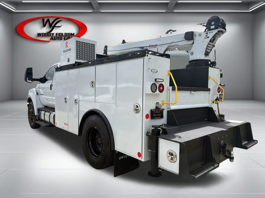 Used 2025 White Ford Base image 9