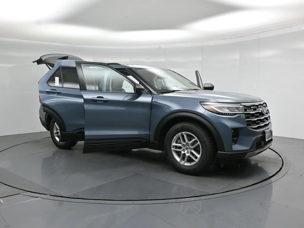 New 2026 Vapor Blue Metallic Ford Active image 31
