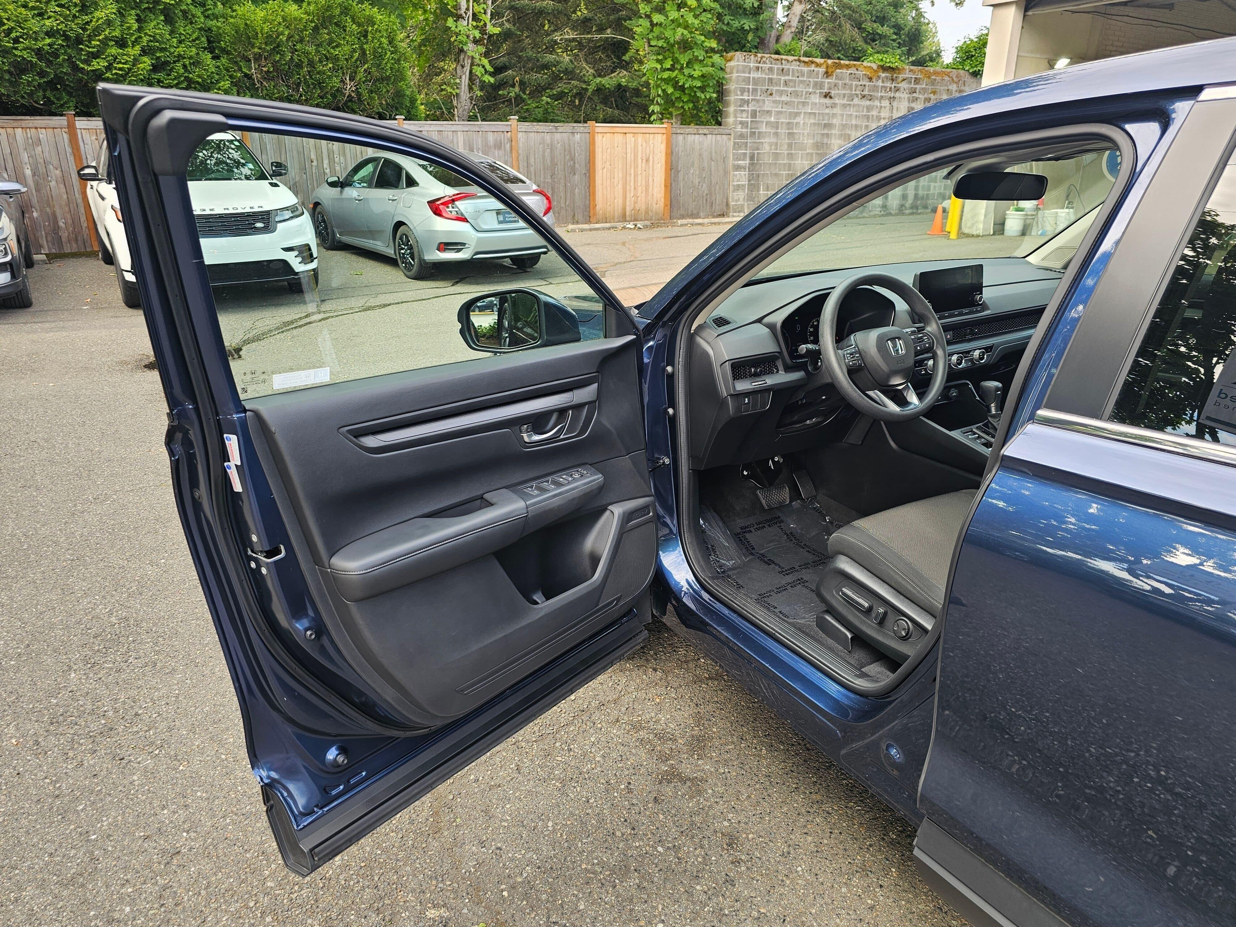 Used 2023 Canyon River Blue Metallic Honda EX image 19